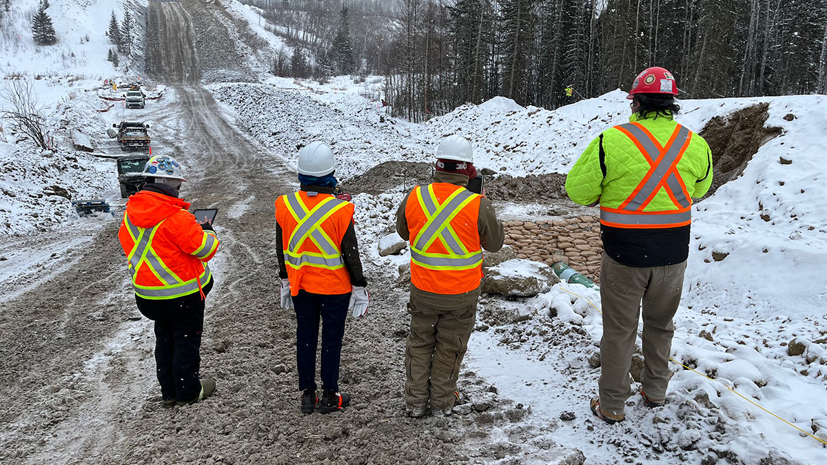 Workers outside in PPV